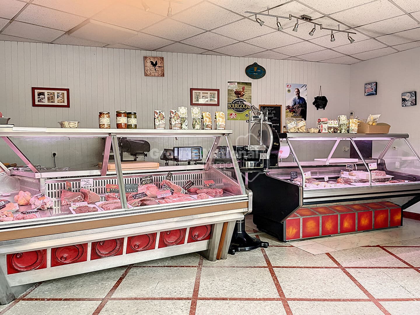 Local commercial 84 m² — GARD — photo 1