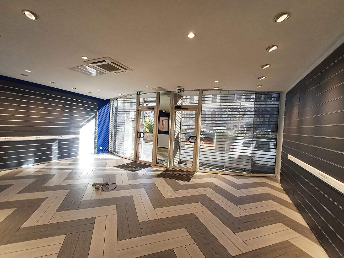 Local commercial 46 m² — ILLE ET VILAINE — photo 1