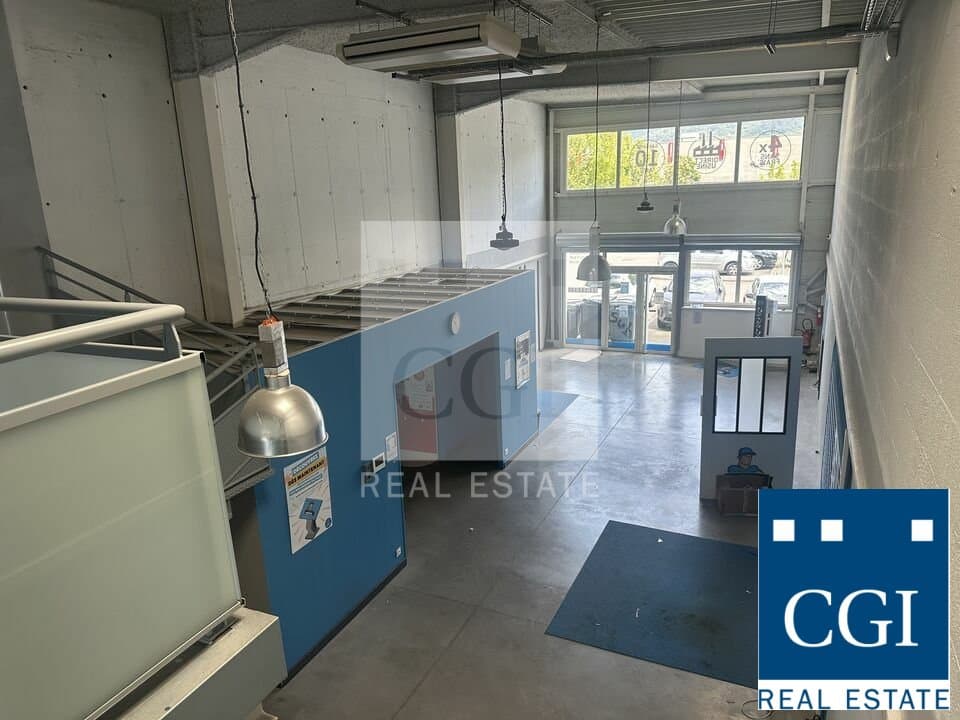 Local commercial · 96 m² · Location — photo 2