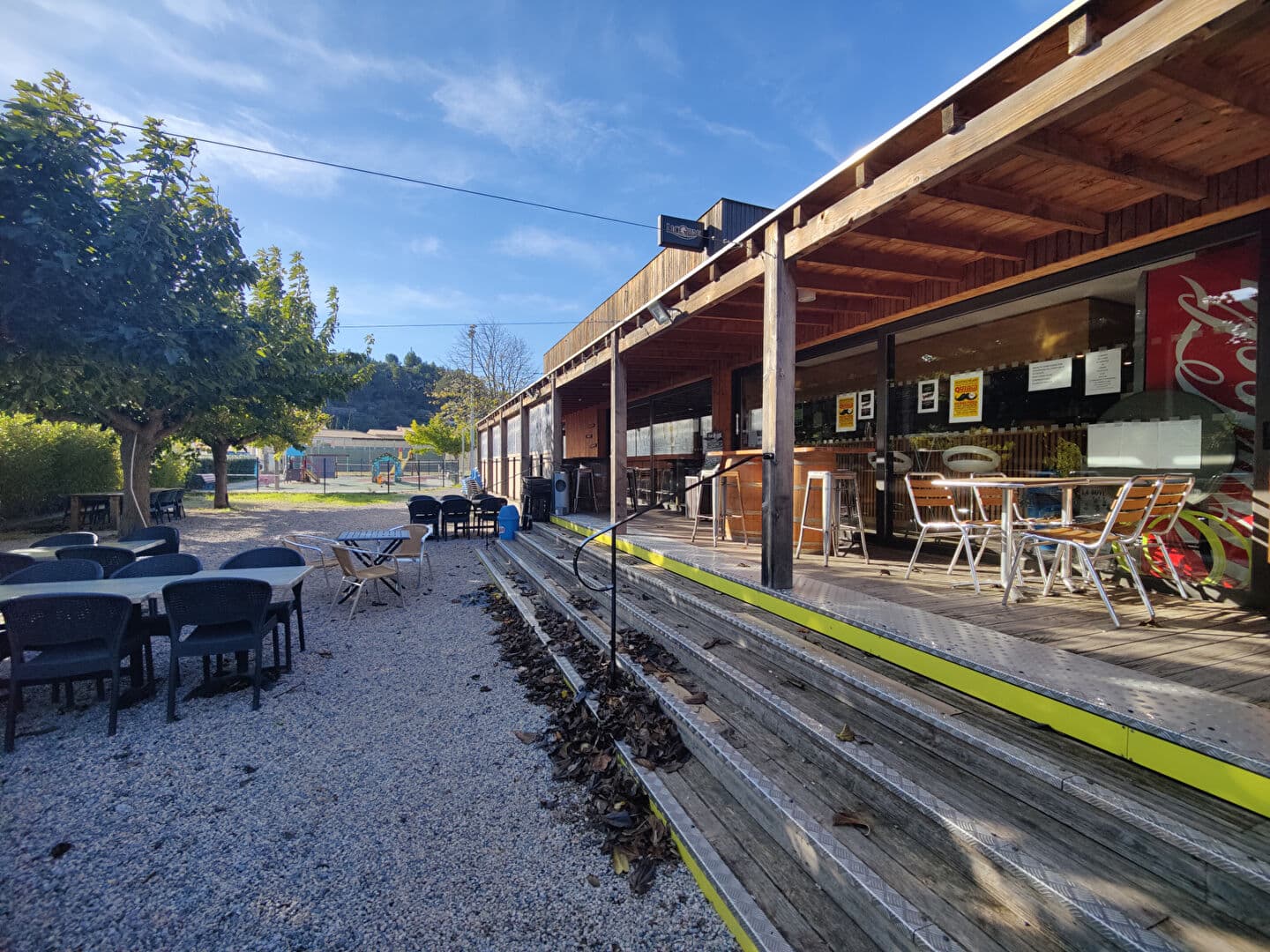 Local commercial — AUDE — photo 1