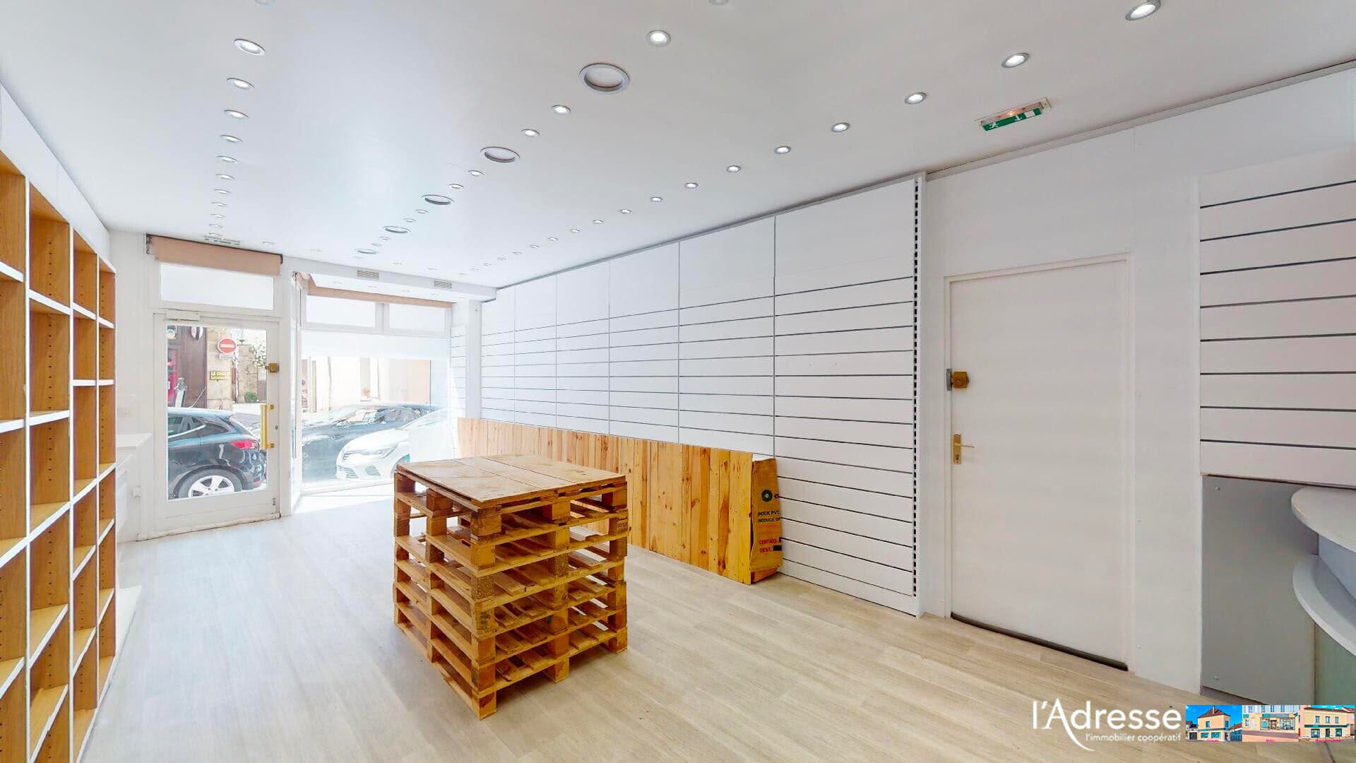 Local commercial 73 m² — SEINE ET MARNE — photo 1