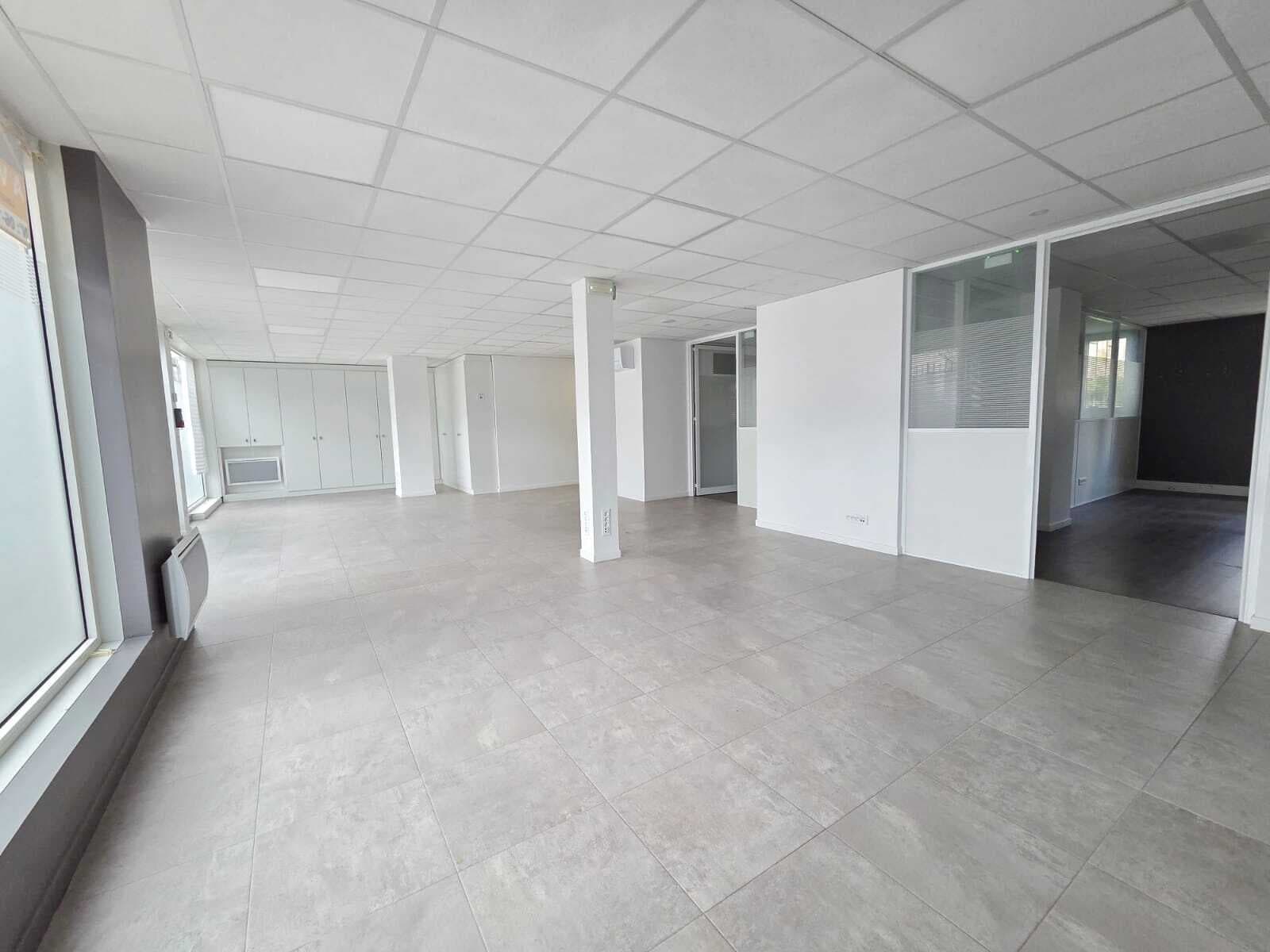 Local commercial · 184 m² · Achat des murs — photo 1