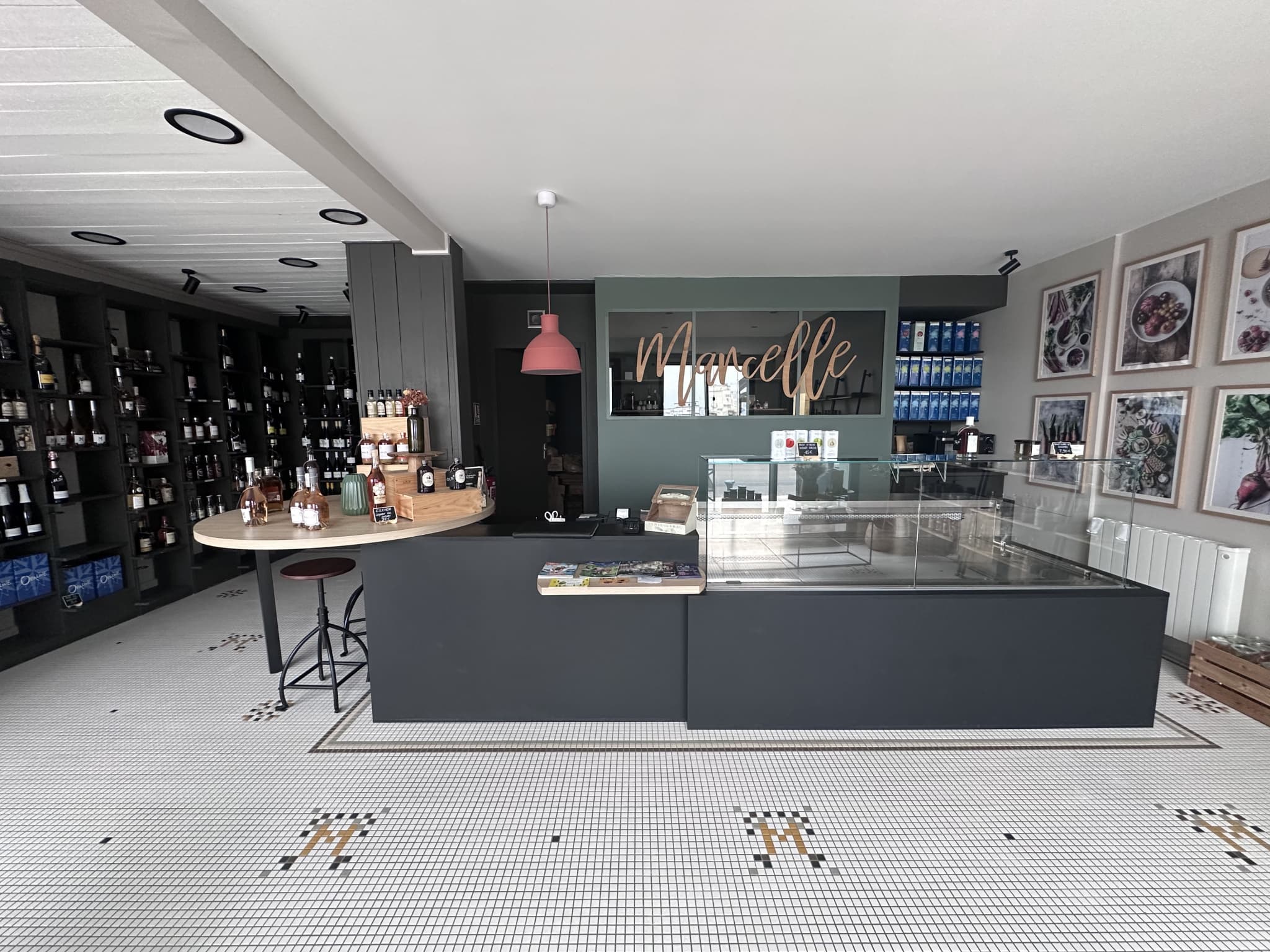 Local commercial 55 m² — LES SABLES D OLONNE — photo 1