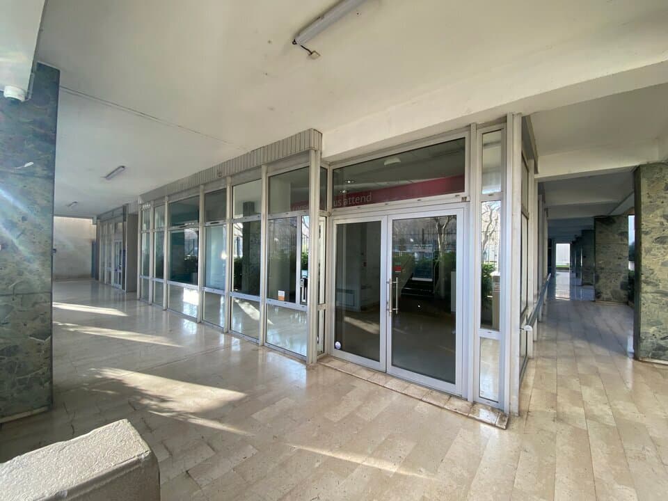Local commercial · 262 m² · Location — photo 2