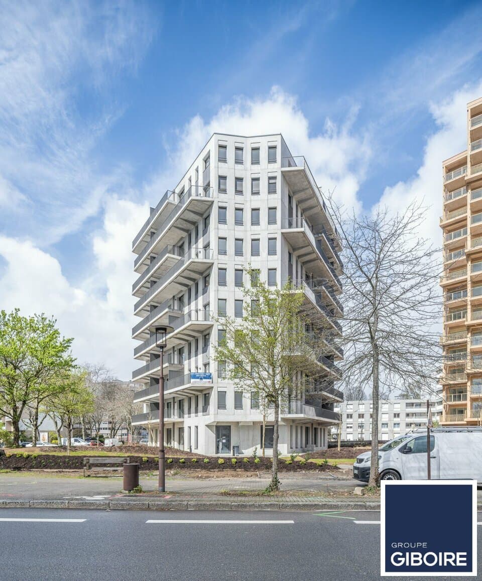 Local commercial · 400 m² · Location — photo 2