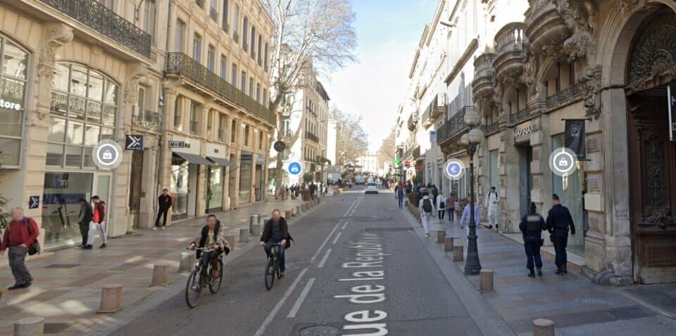 Local commercial · 179 m² · Location — photo 1