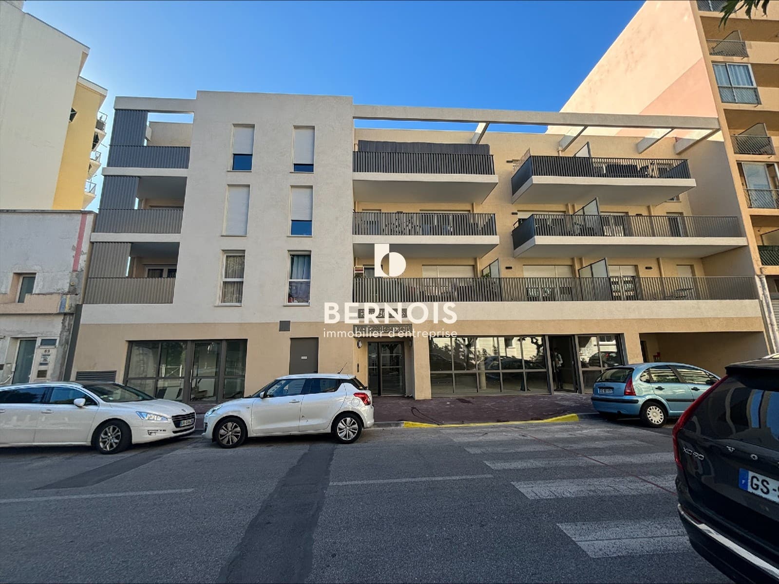 Local commercial · 57 m² · Achat des murs — photo 1