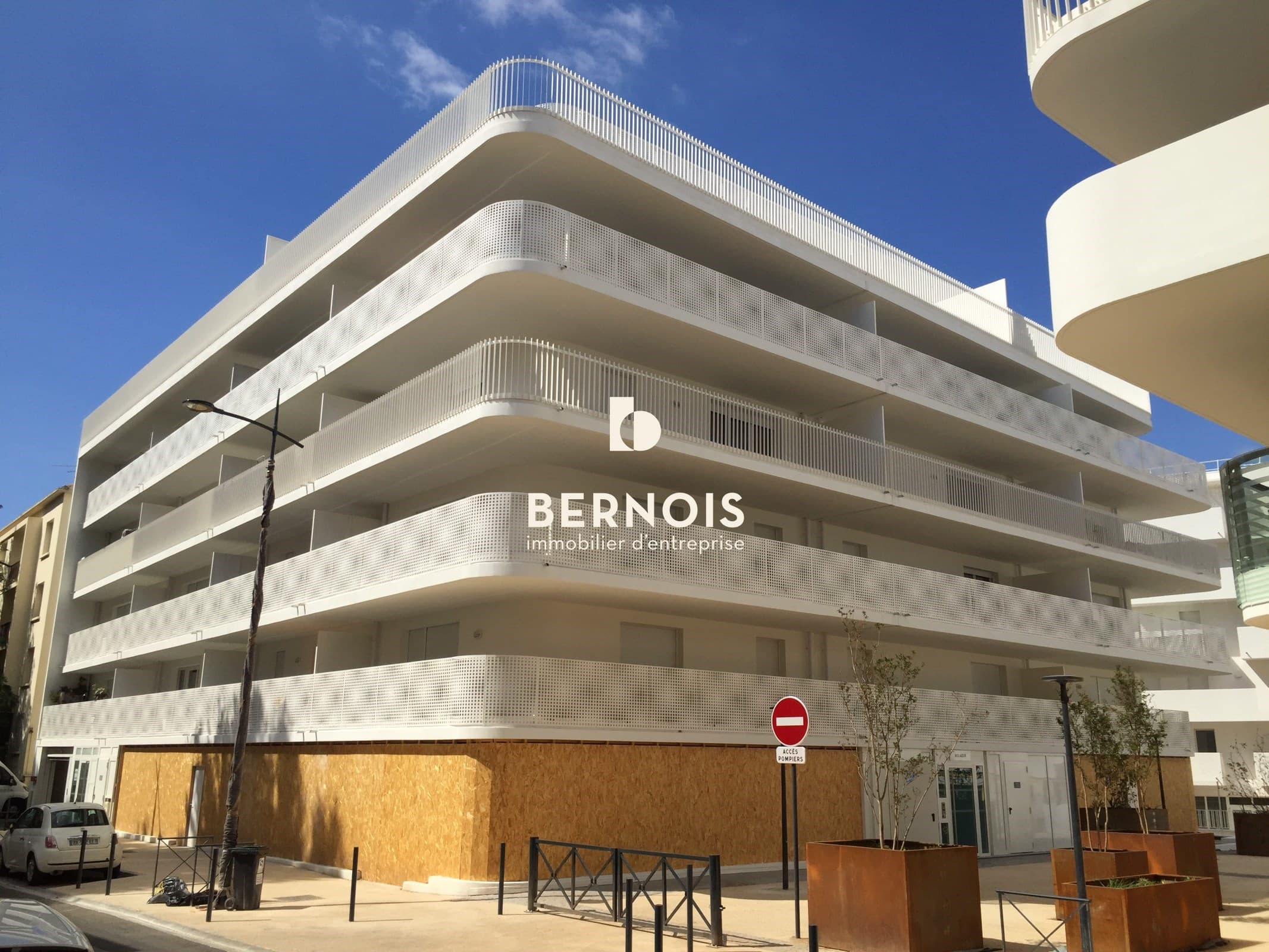 Local commercial · 376 m² · Achat des murs — photo 2
