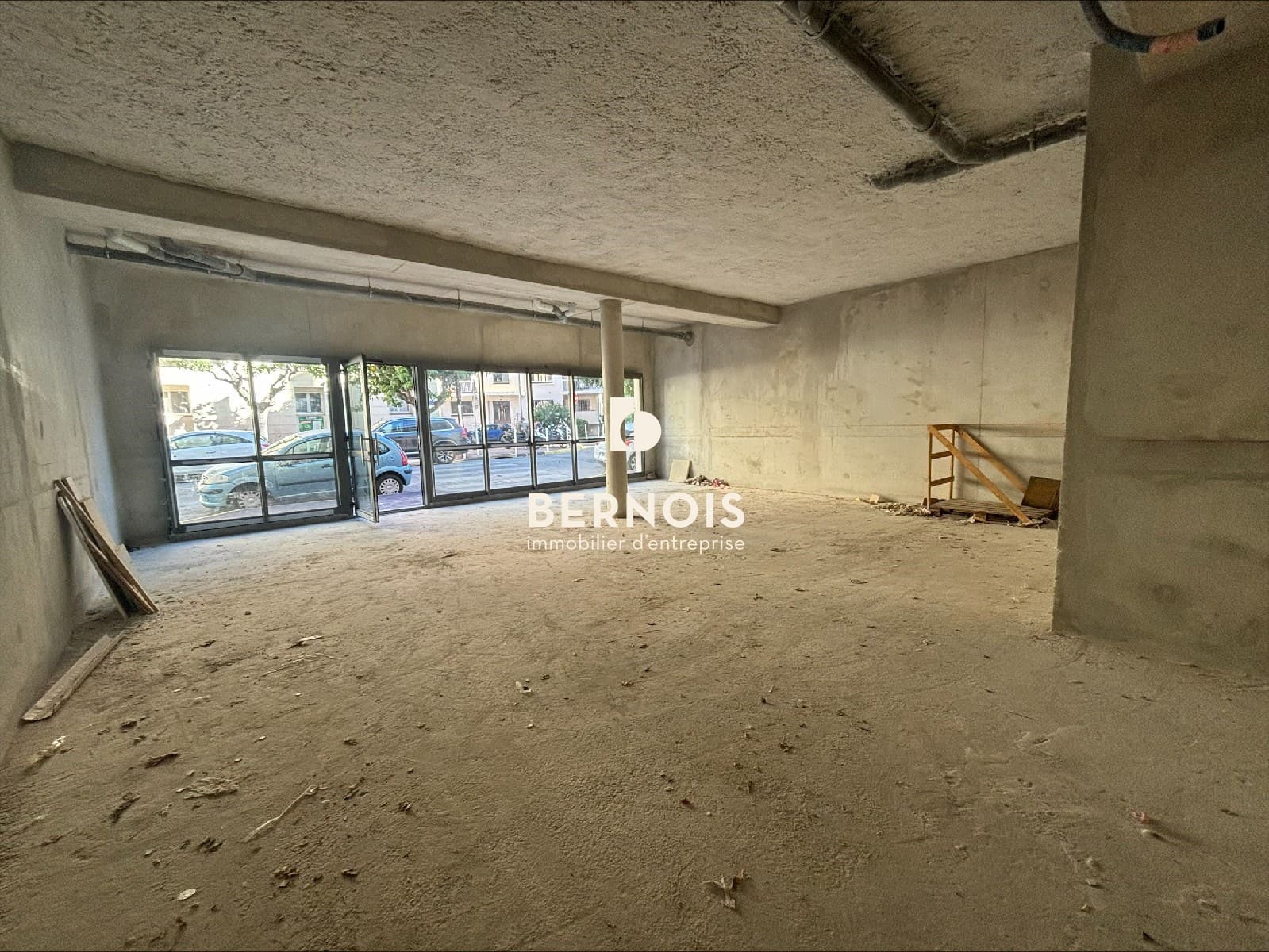 Local commercial · 57 m² · Achat des murs — photo 3