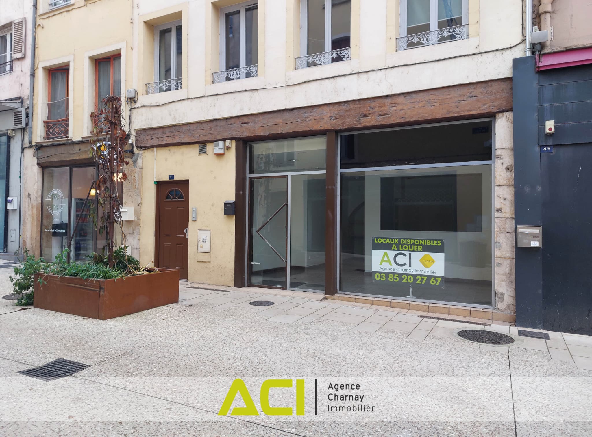 Local commercial 45 m² — MACON — photo 1