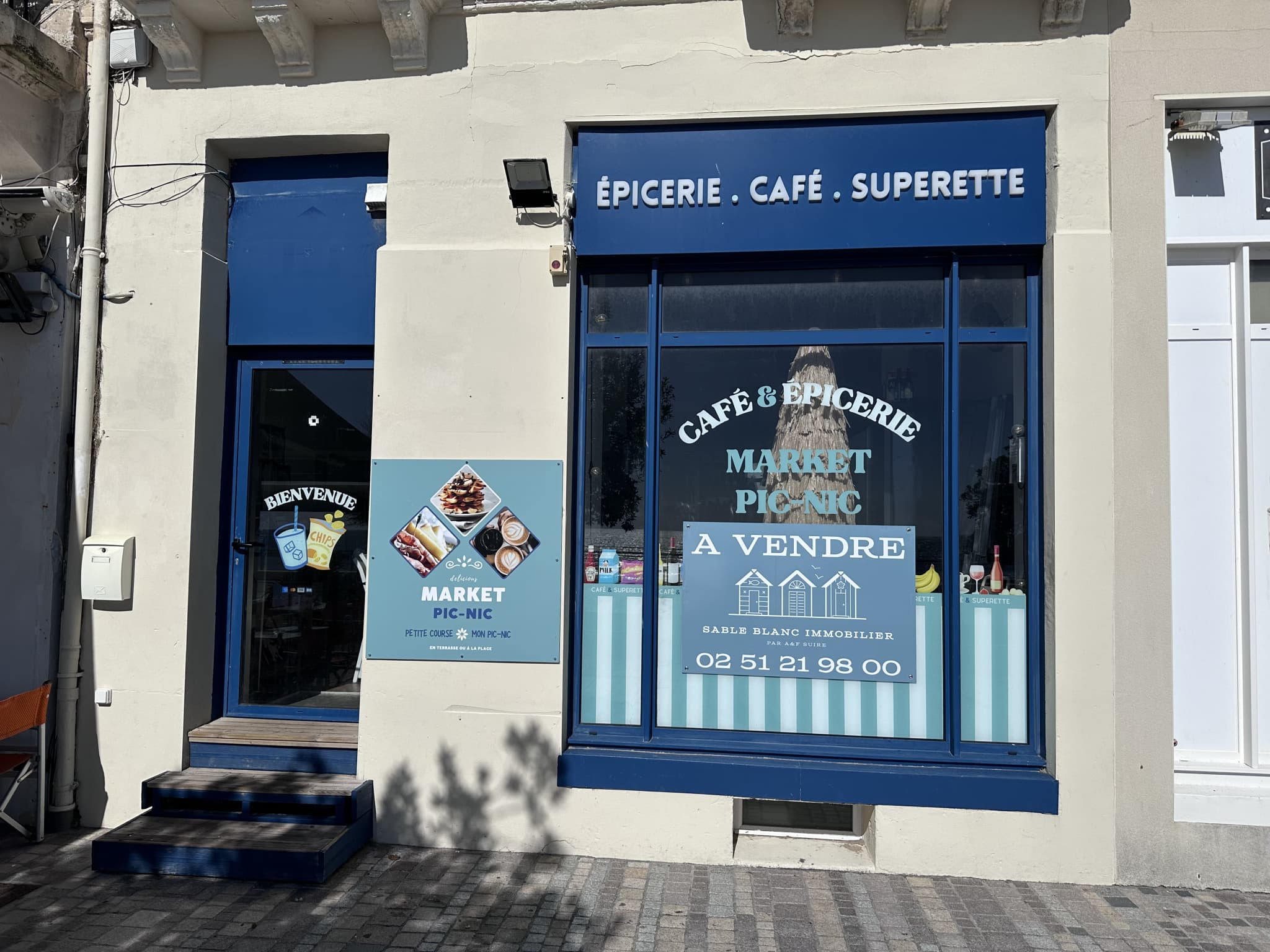 Local commercial 38 m² — LES SABLES D OLONNE — photo 1