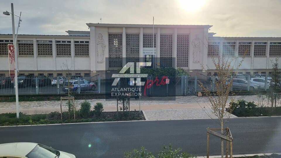 Local commercial · 112 m² · Location — photo 1