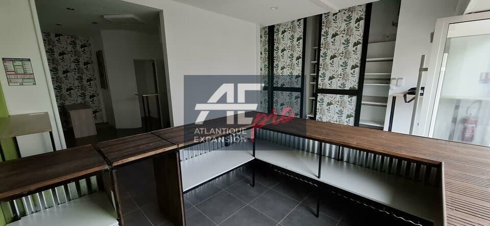 Local commercial · 52 m² · Location — photo 1