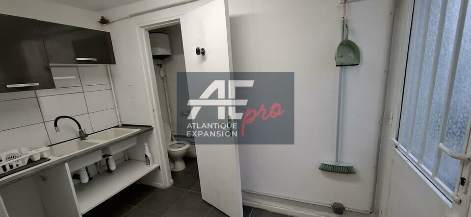 Local commercial · 52 m² · Location — photo 2