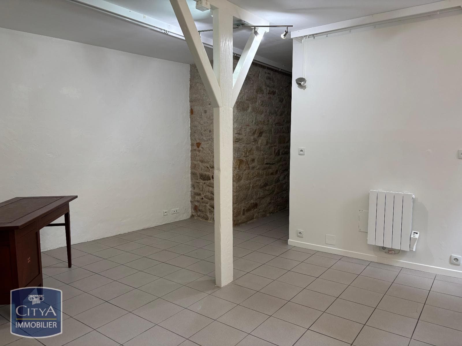 Local commercial · Location — photo 3