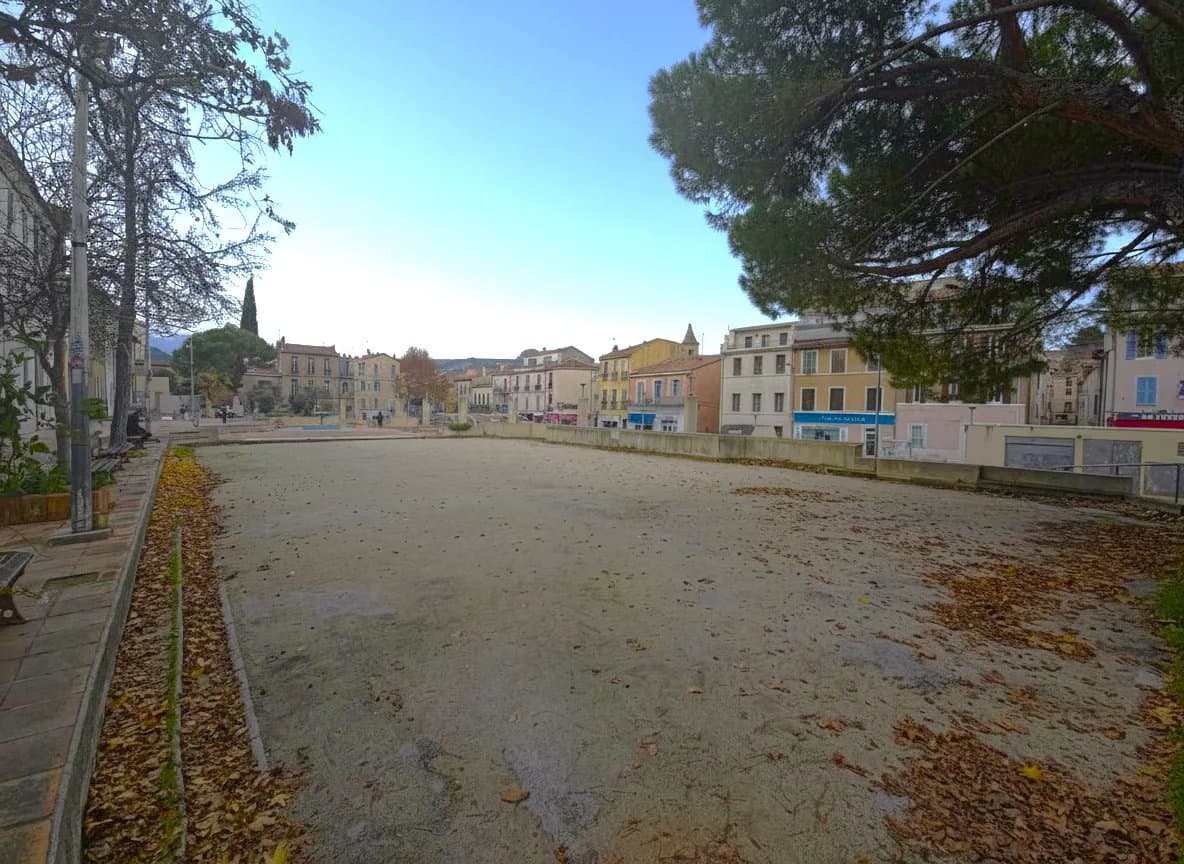 Local commercial · 47 m² · Location — photo 3