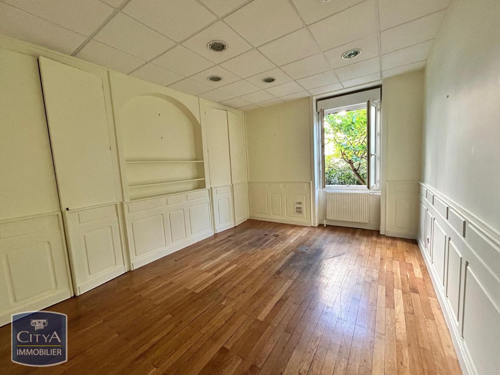 Local commercial · 75 m² · Achat des murs — photo 3