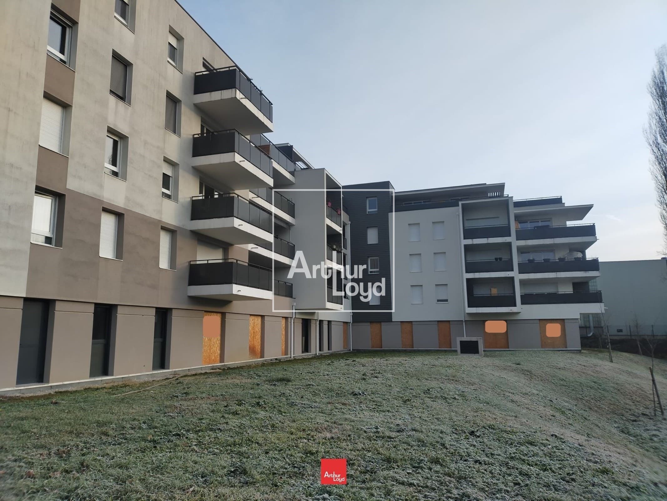 Local commercial · 145 m² · Location — photo 1