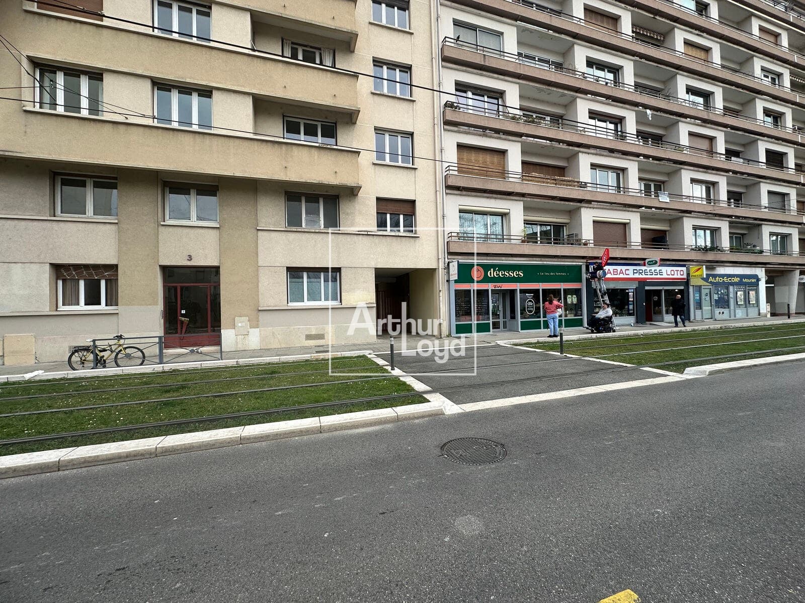 Local commercial · 110 m² · Location — photo 2