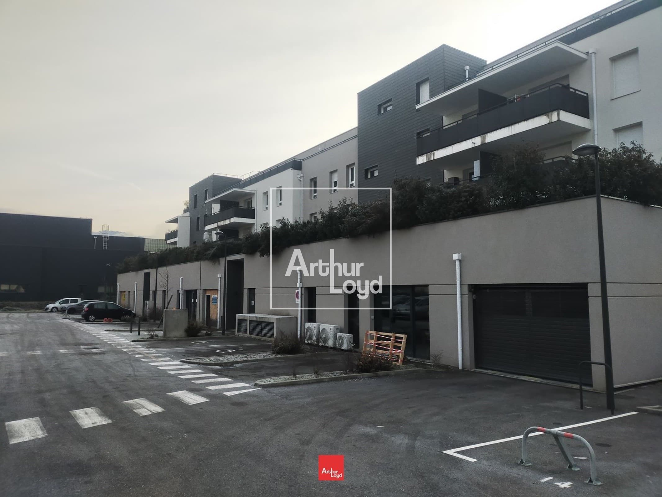 Local commercial · 145 m² · Location — photo 2