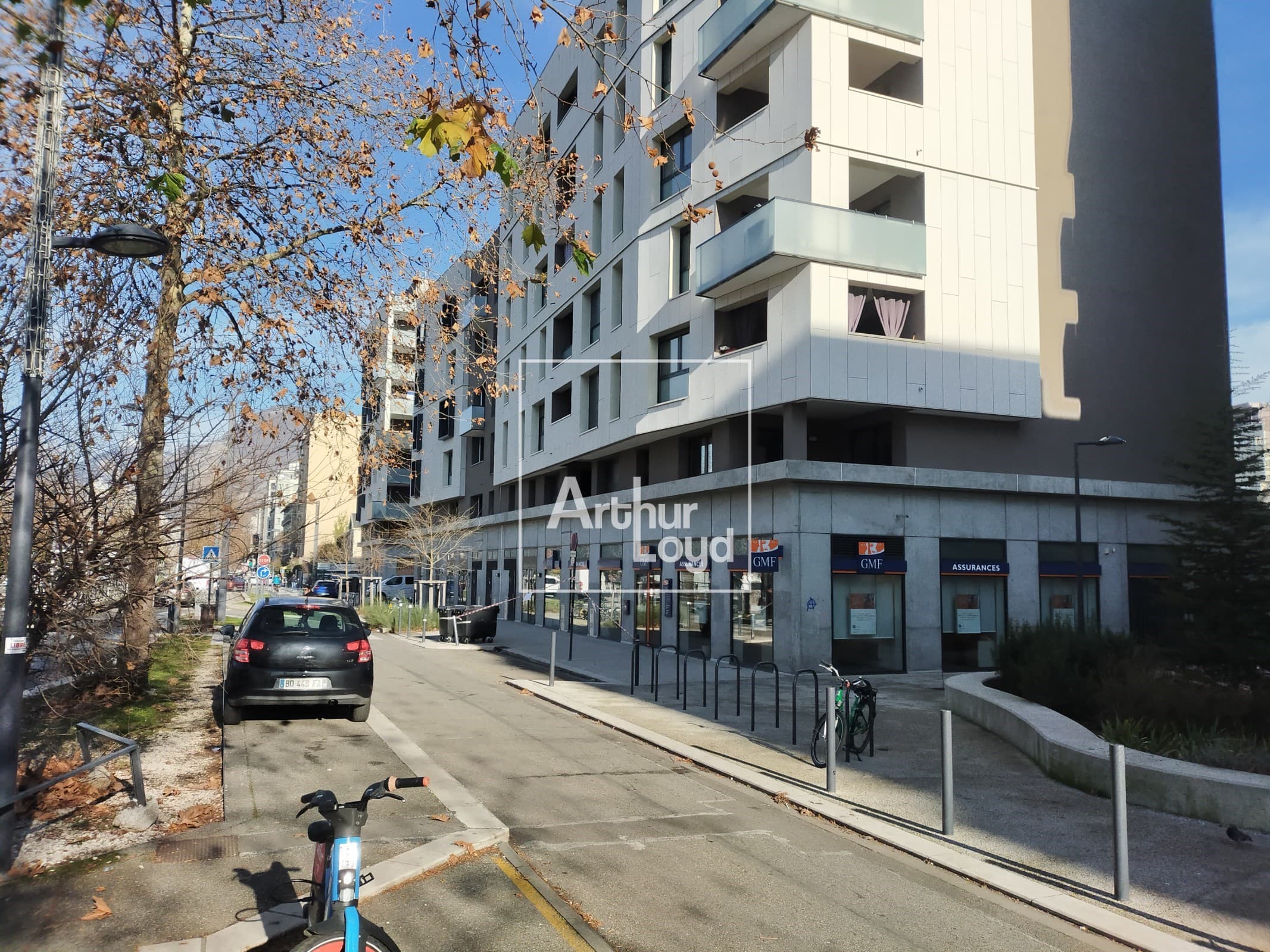 Local commercial · 76 m² · Location — photo 3