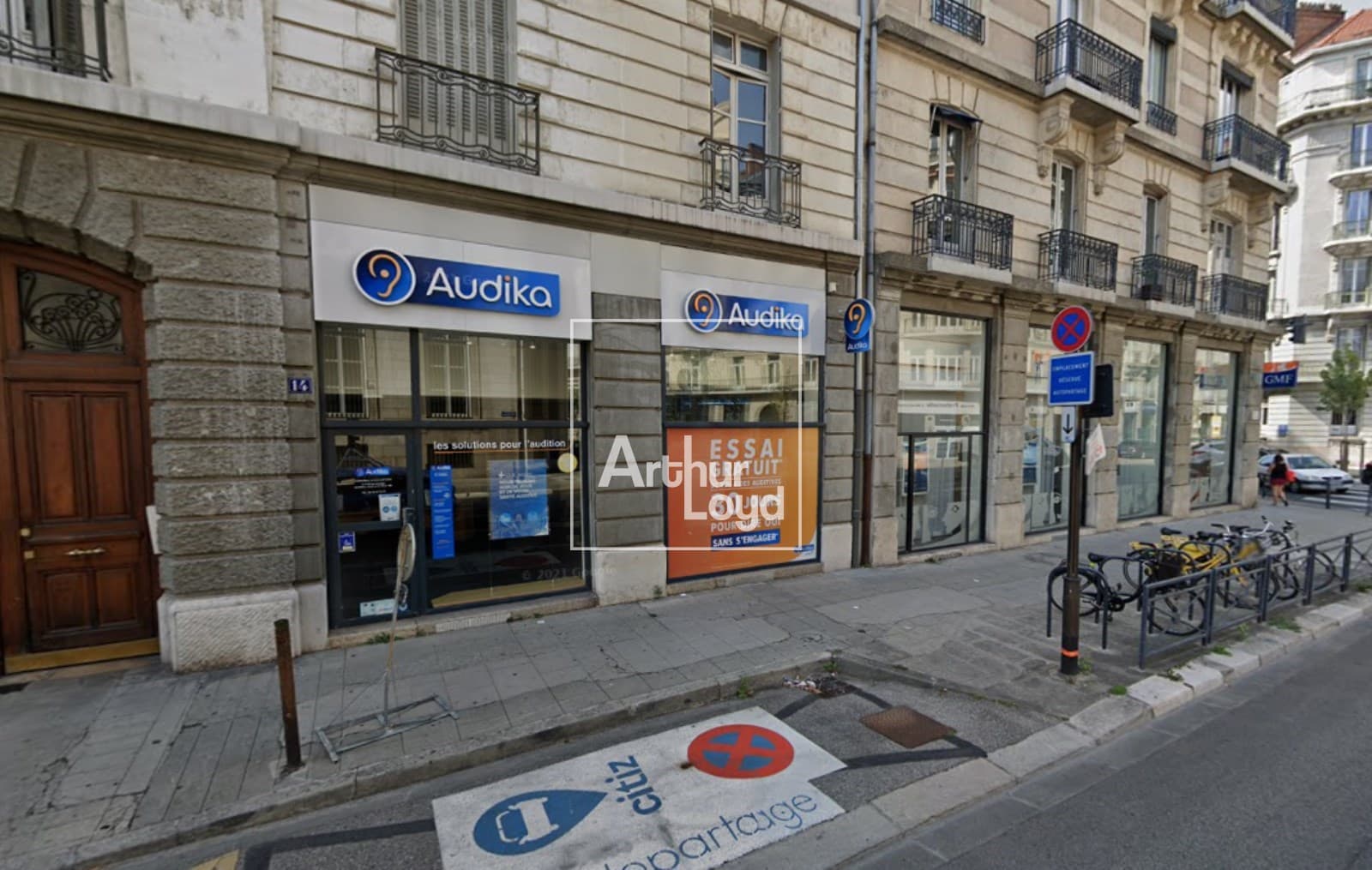 Local commercial 84 m² — GRENOBLE — photo 1