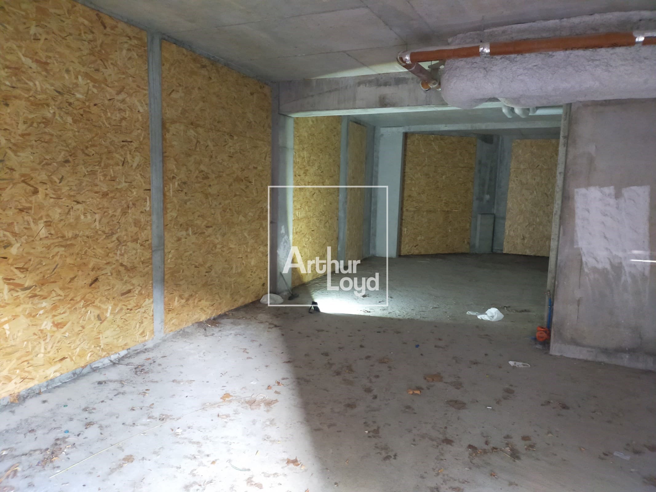Local commercial · 83 m² · Location — photo 3
