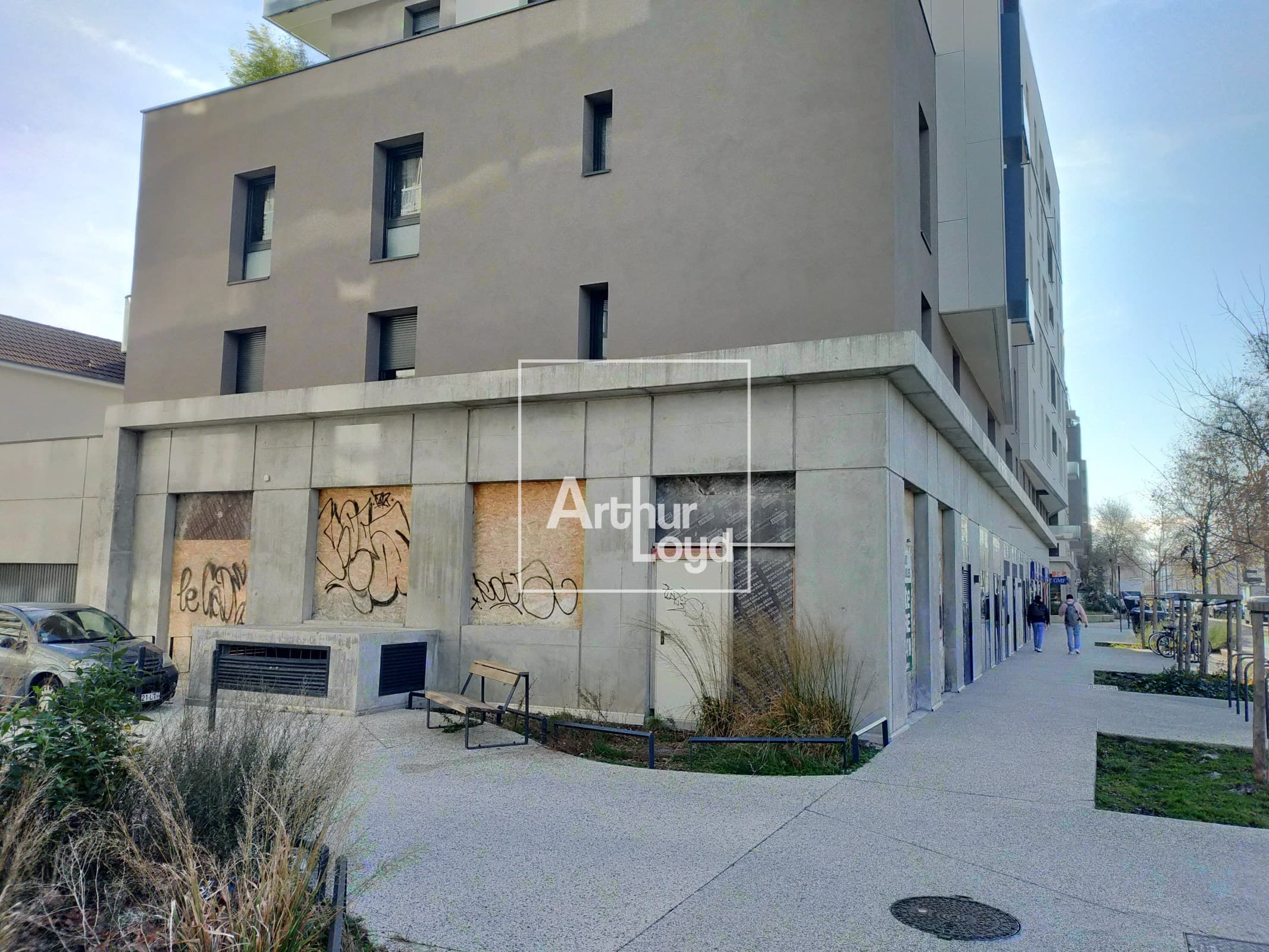 Local commercial · 141 m² · Location — photo 2