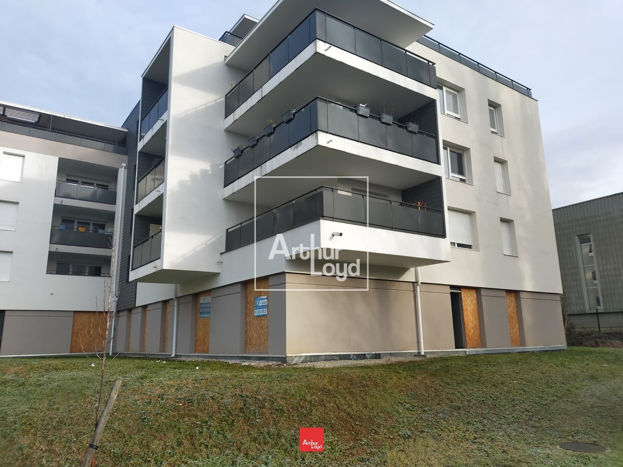 Local commercial · 288 m² · Location — photo 1