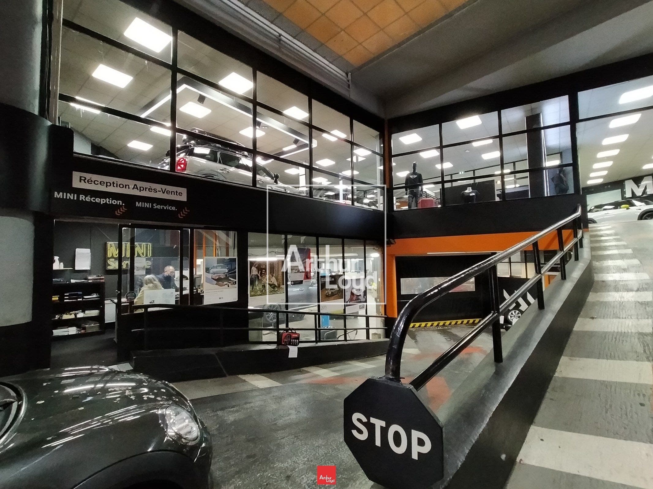 Local commercial · 1950 m² · Location — photo 2