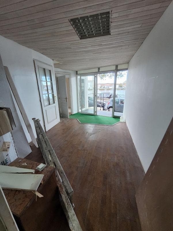 Local commercial · 90 m² · Achat des murs — photo 1