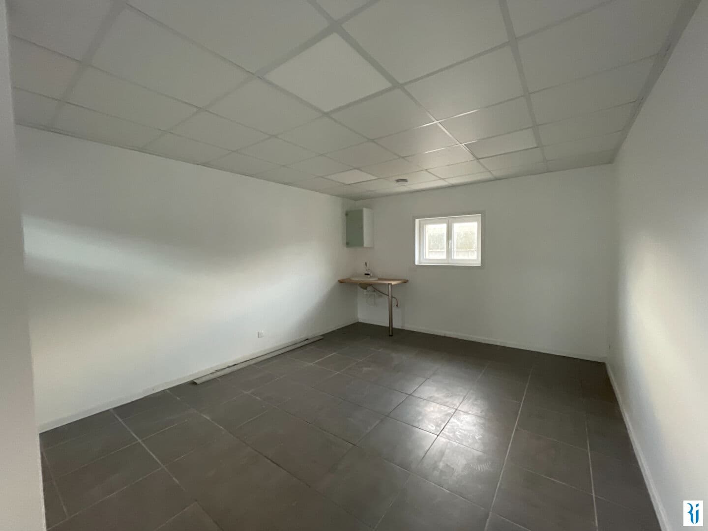 Local commercial — SEINE MARITIME — photo 1