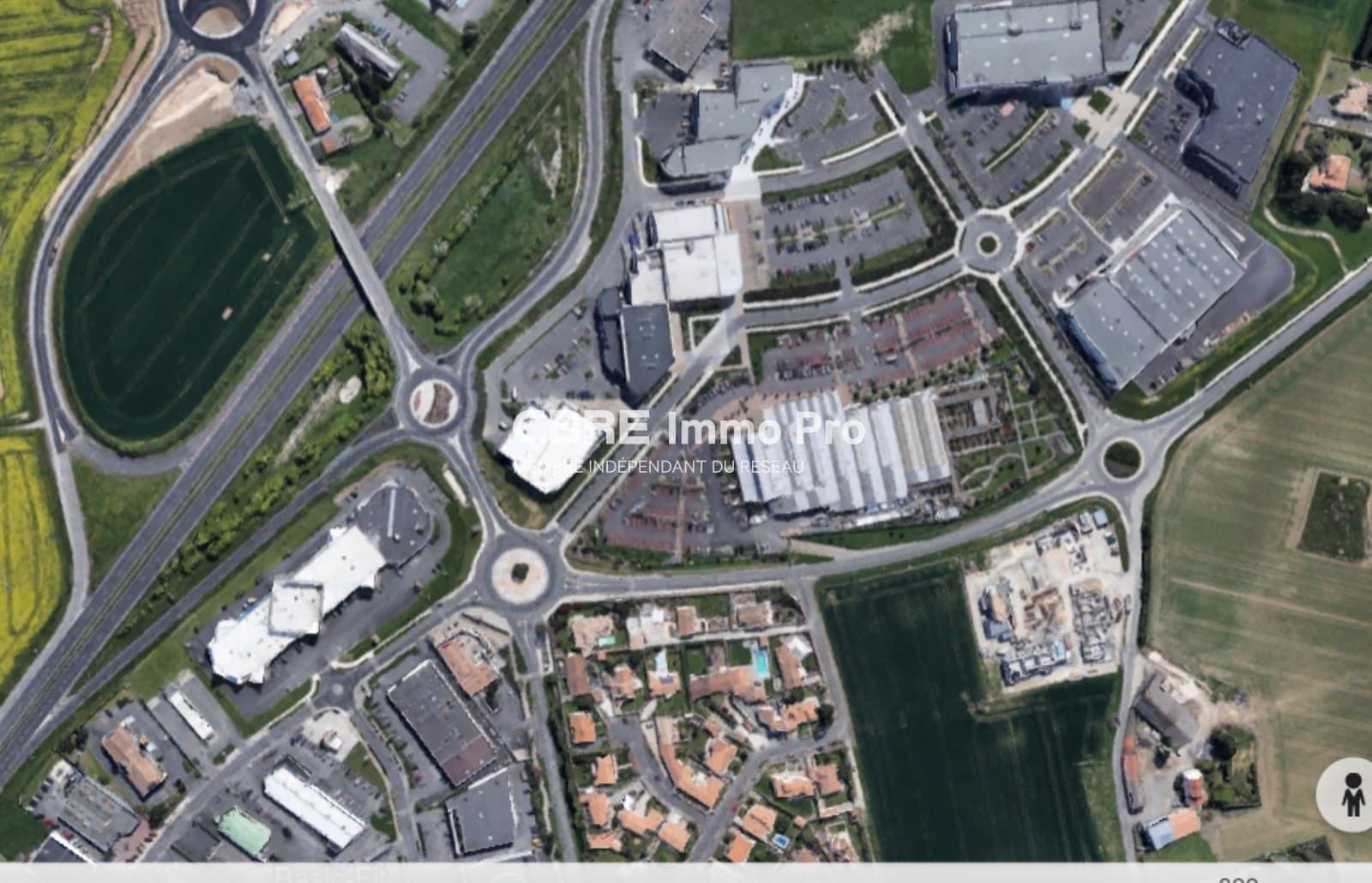 Local commercial 1030 m² — CHARENTE MARITIME — photo 1