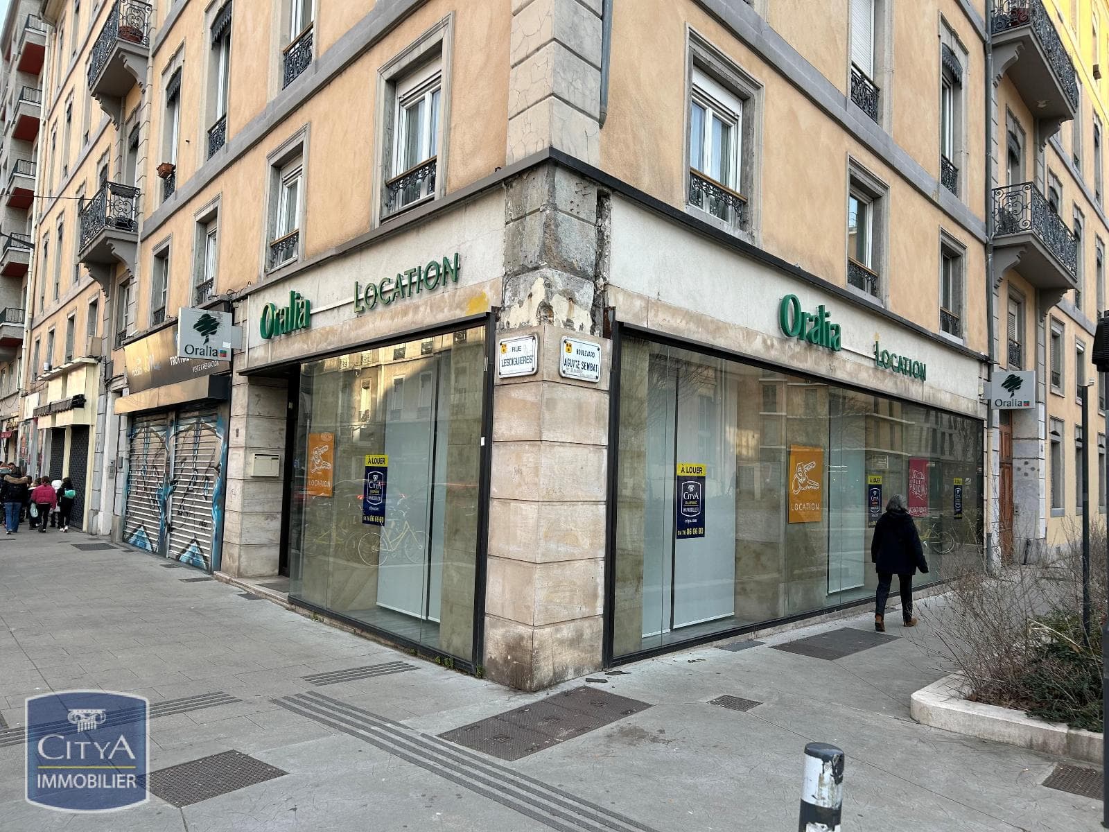 Local commercial · Location — photo 1