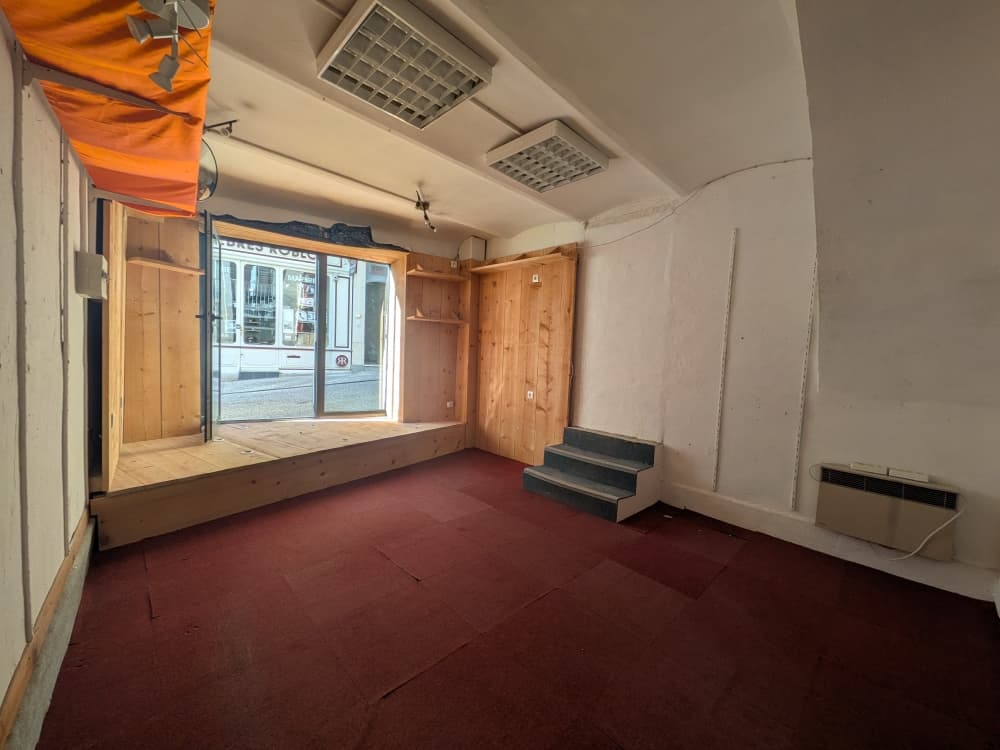 Local commercial 27 m² — ARDECHE — photo 1