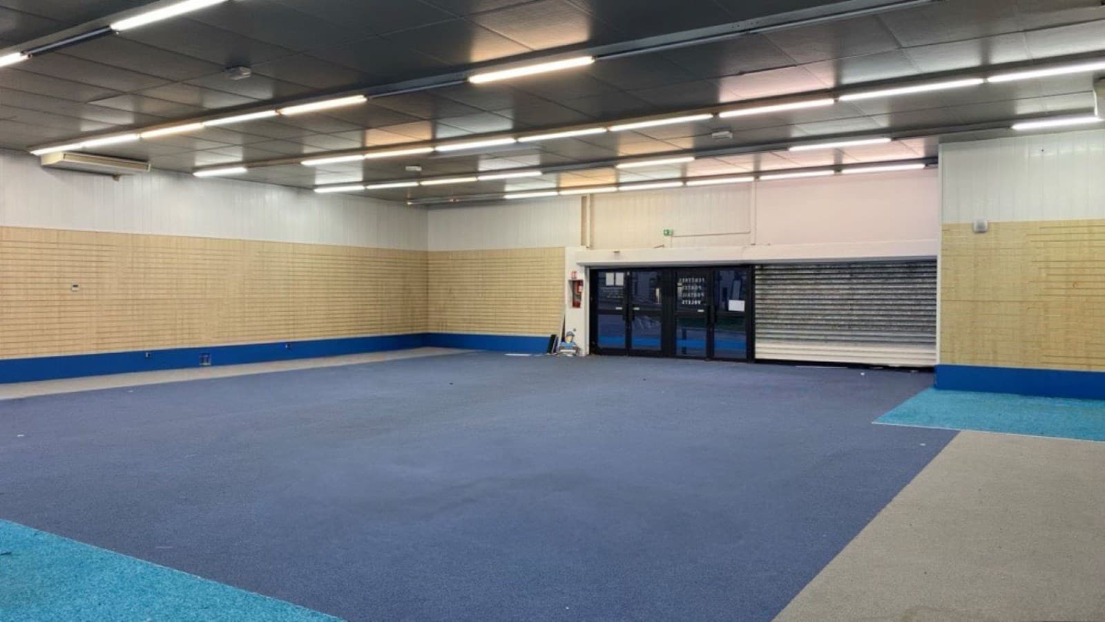 Local commercial 387 m² — VAL DE MARNE — photo 1