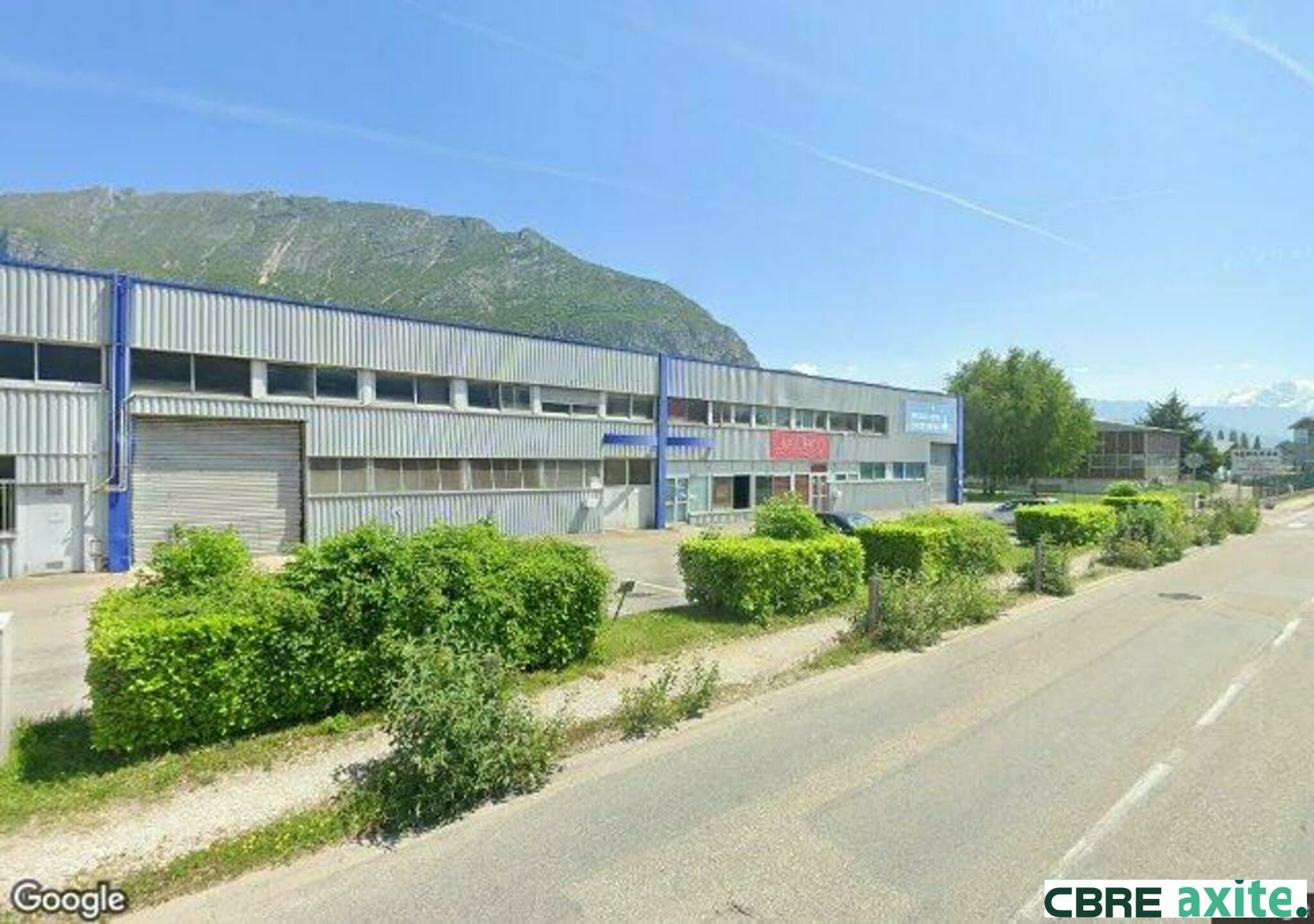 Local commercial · 424 m² · Location — photo 1