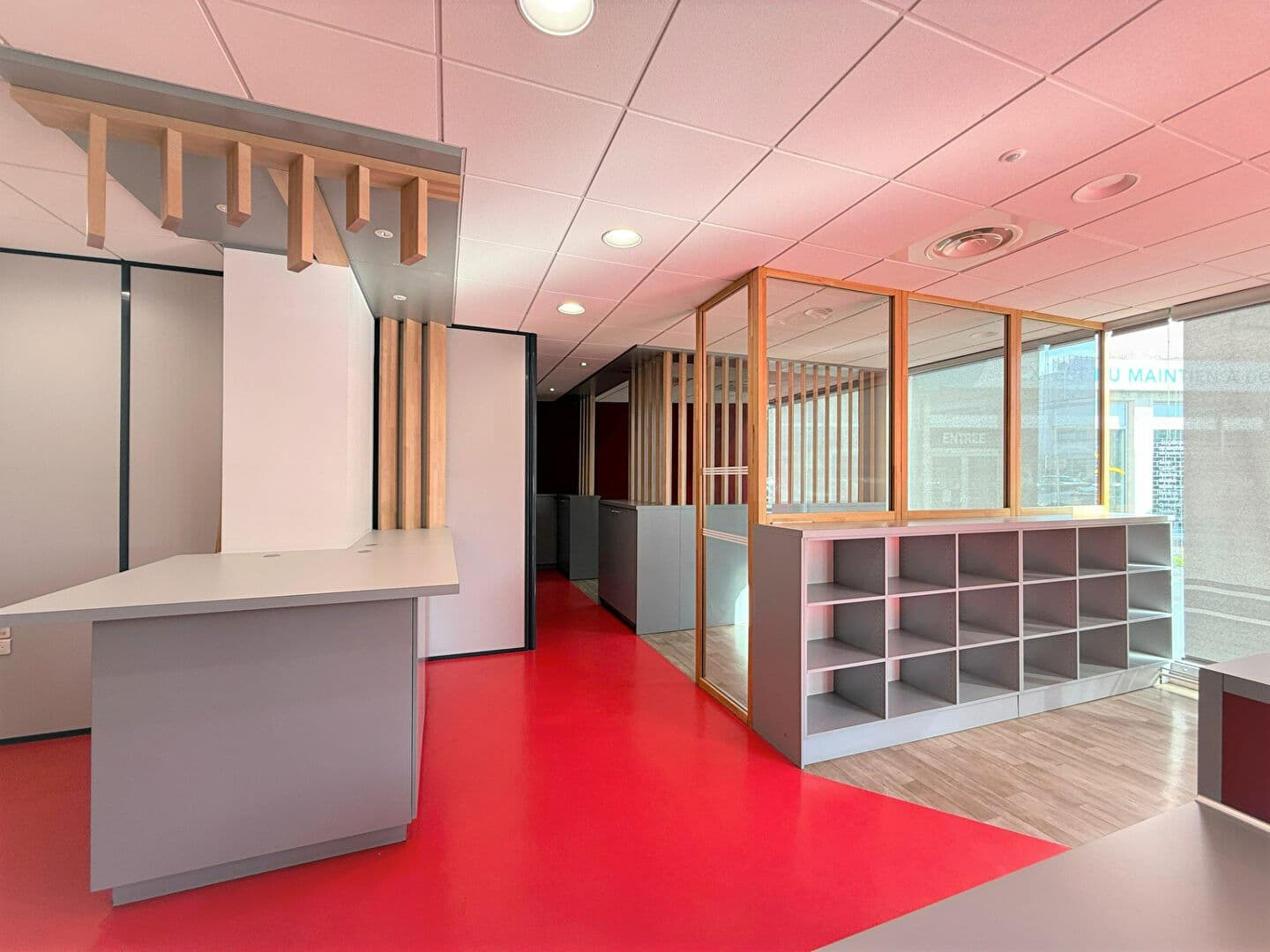 Local commercial 82 m² — DOUBS — photo 1