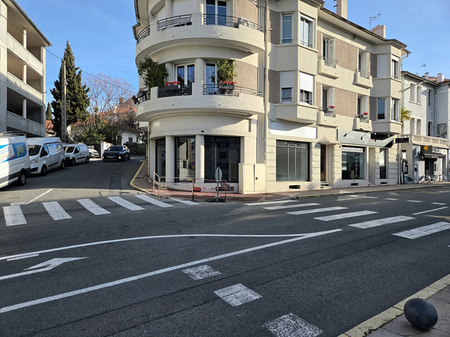 Local commercial — VAR — photo 1