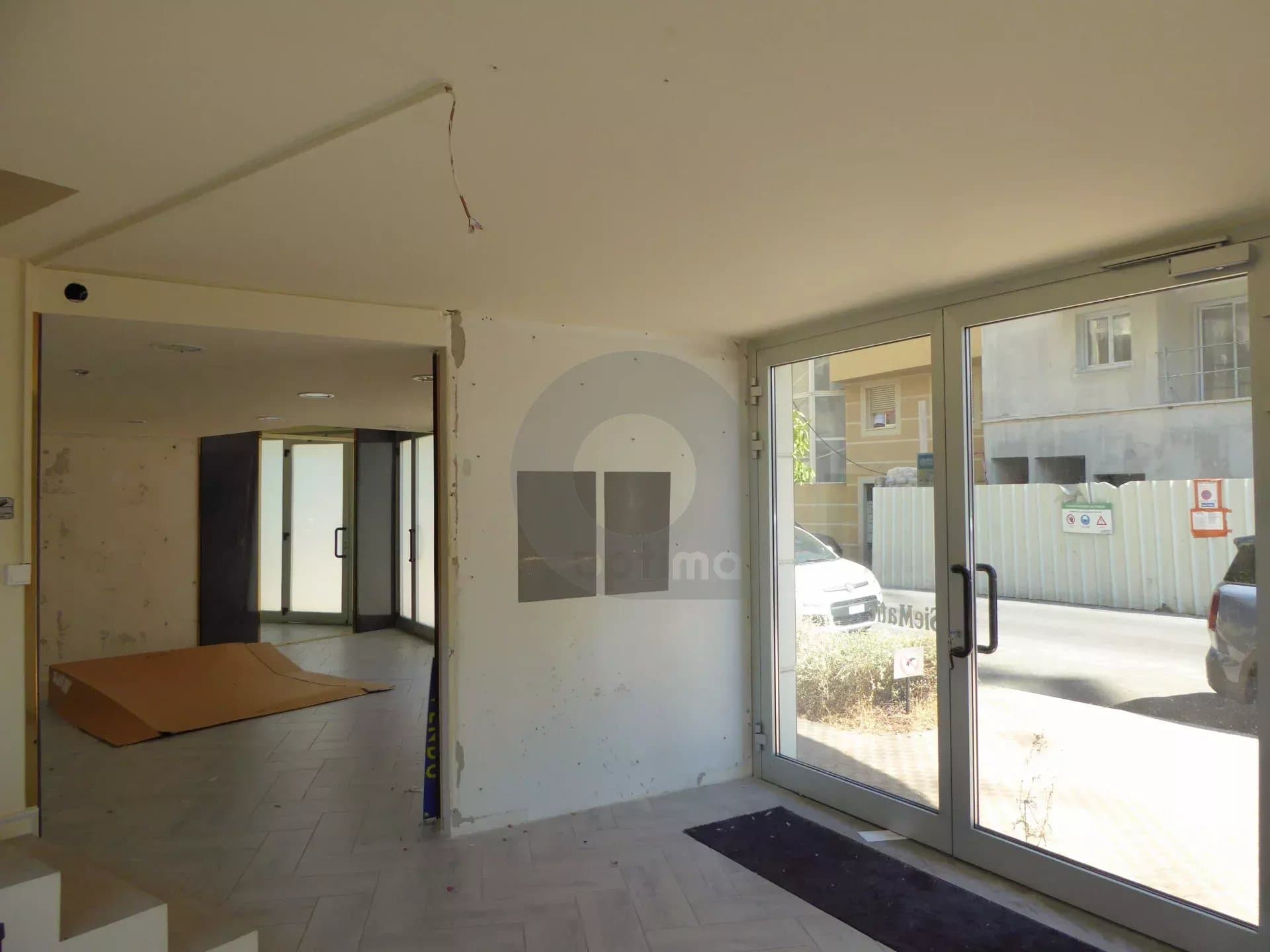 Local commercial · 220 m² · Achat des murs — photo 3