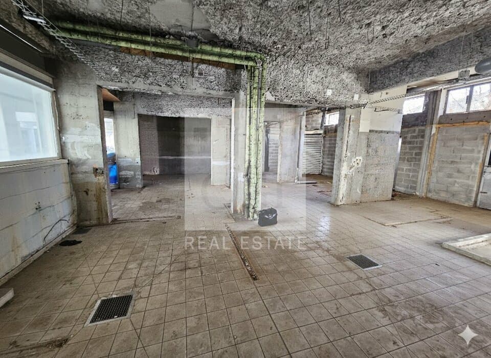 Local commercial · 150 m² · Location — photo 3