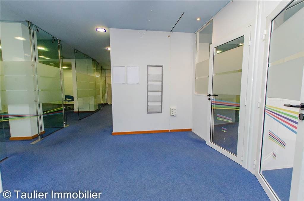 Local commercial · 128 m² · Location — photo 3