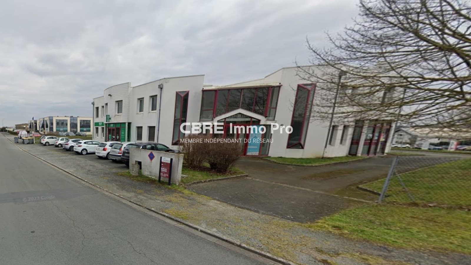 Local commercial 67 m² — VIENNE — photo 1
