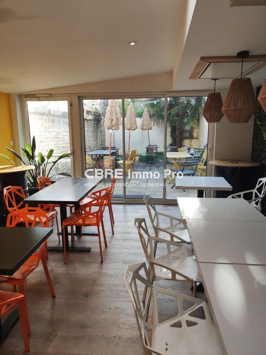 Local commercial 115 m² — DEUX SEVRES — photo 1