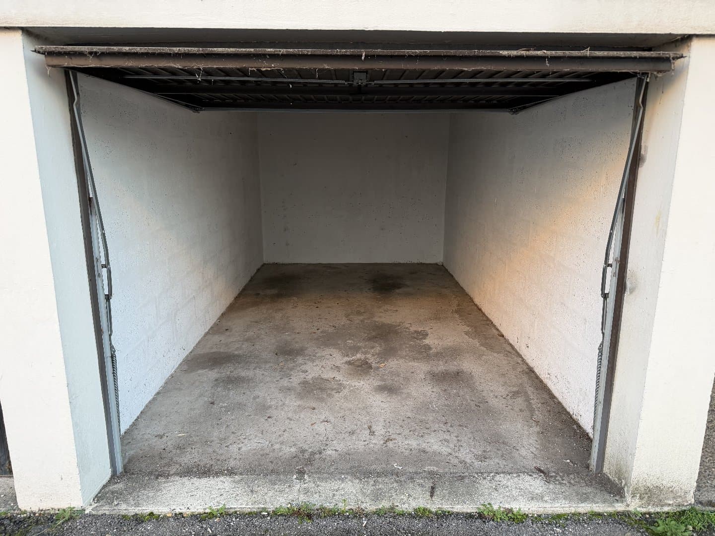 Local commercial — PESSAC — photo 1