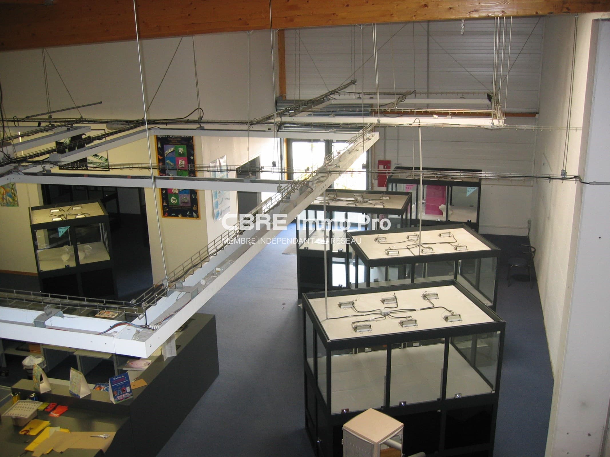 Local commercial 316 m² — VIENNE — photo 1