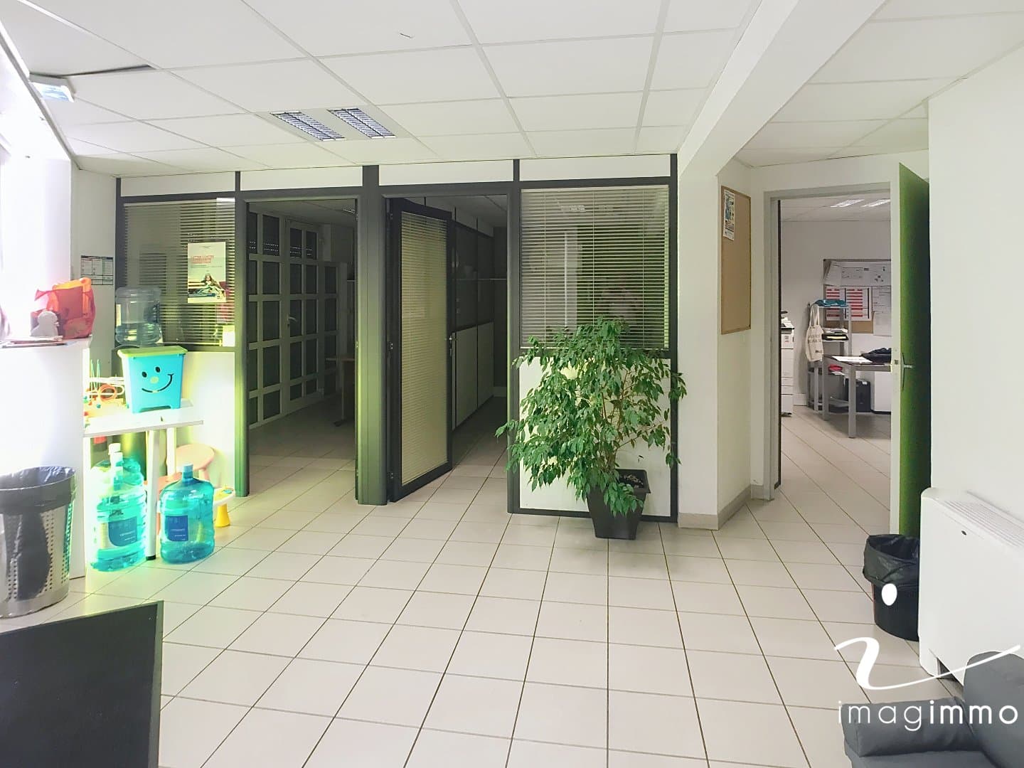 Local commercial · 210 m² · Achat des murs — photo 2