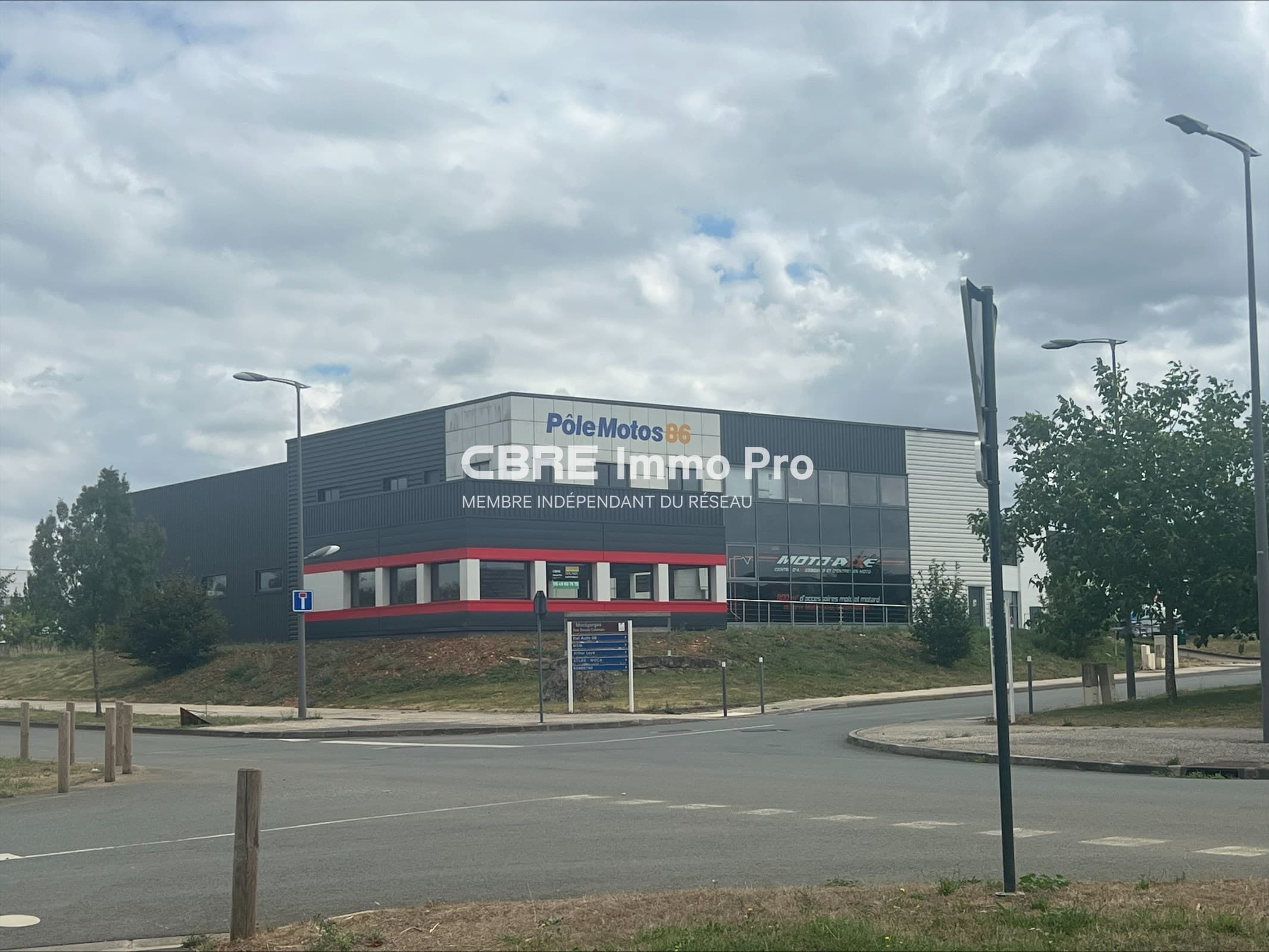 Local commercial 100 m² — VIENNE — photo 1