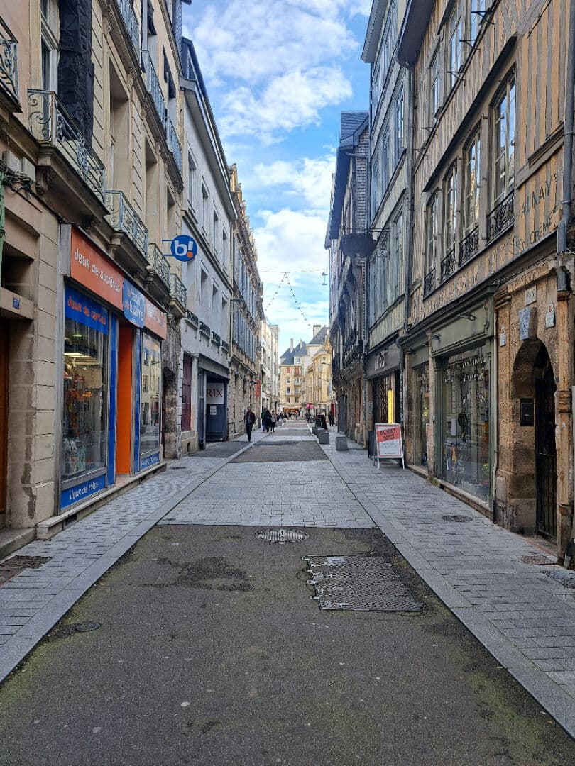 Local commercial 130 m² — ROUEN — photo 1