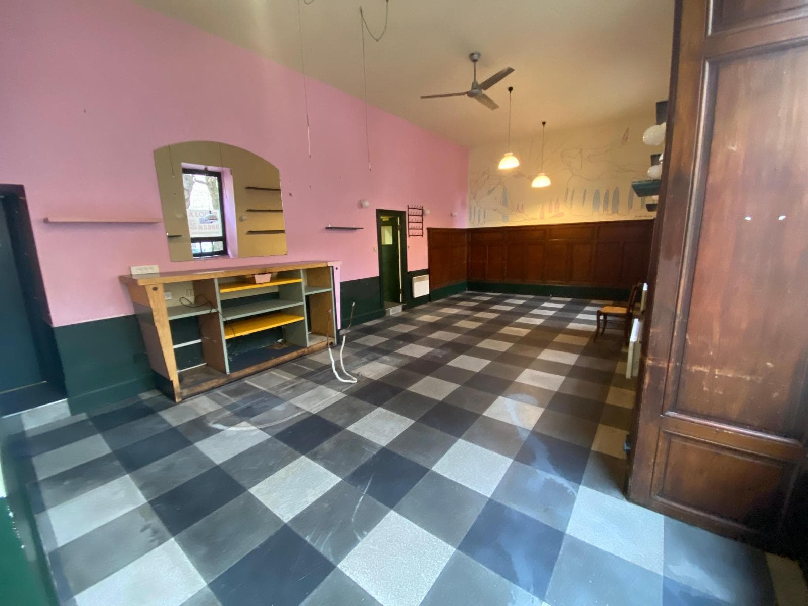 Local commercial · 63 m² · Location — photo 2